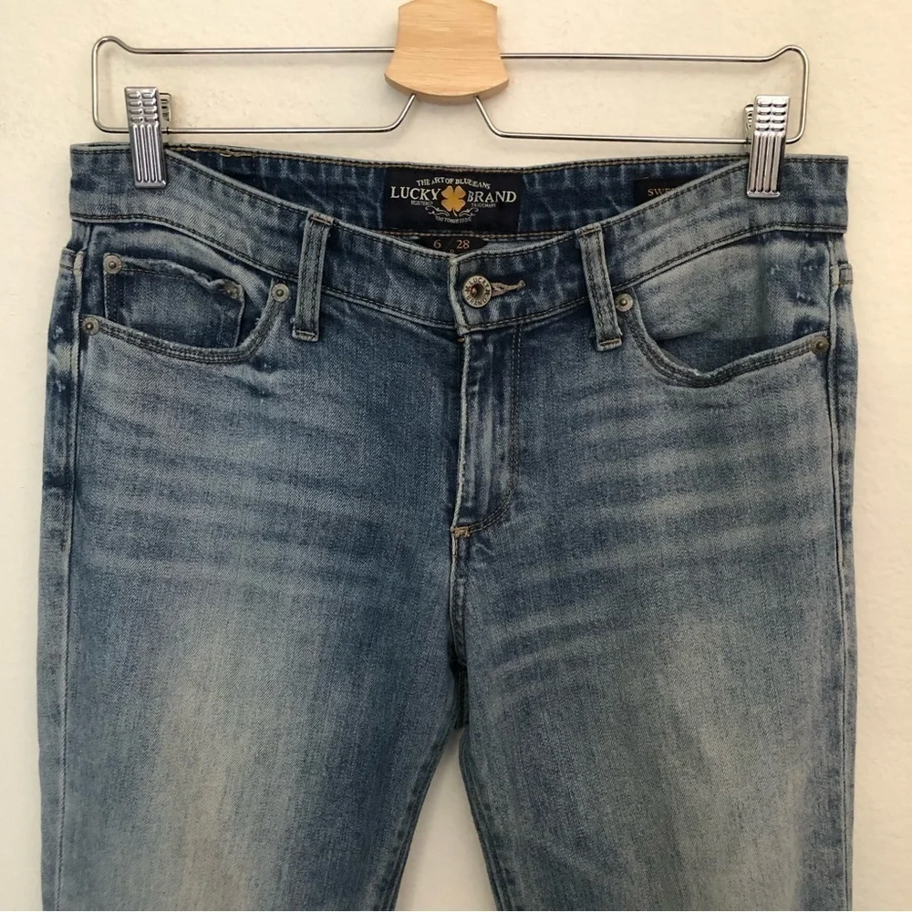 Lucky Brand Sweet Straight Distressed Jean 6/28R
